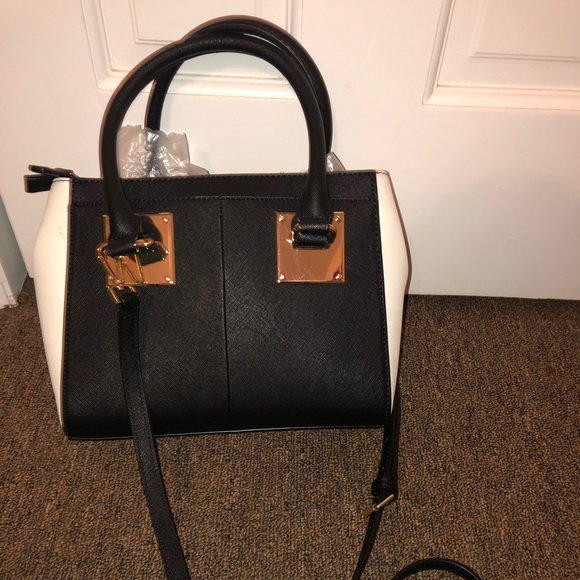 Calvin Klein purse - Picture 2 of 3